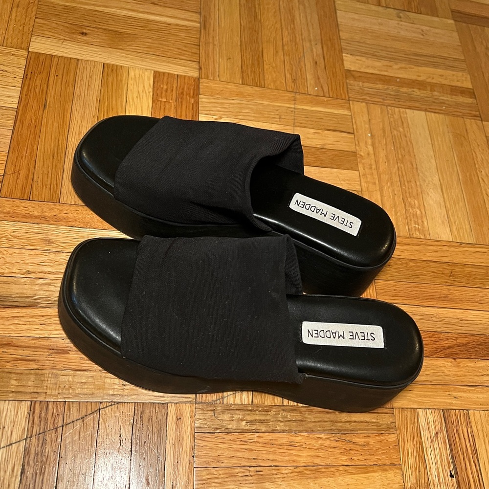 steve madden slinky black platform sandals